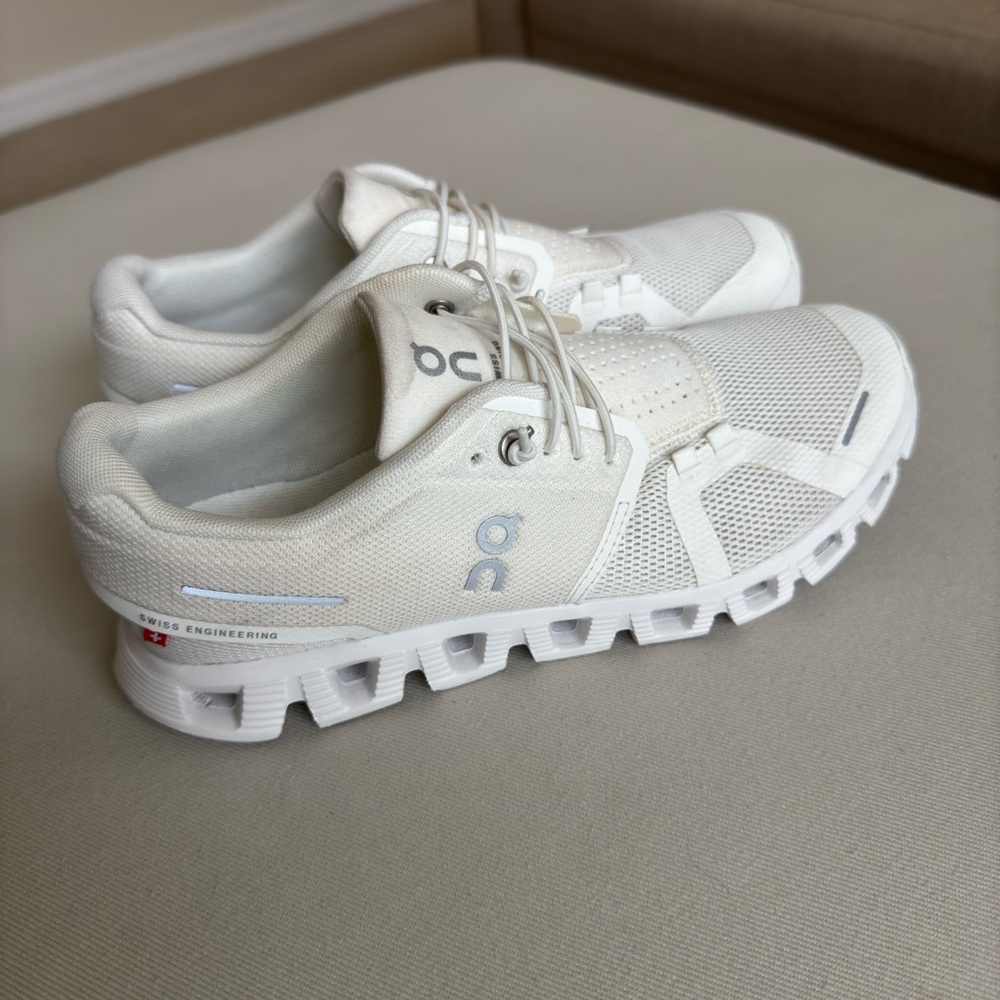 Women's Cloud 5 Low Top Sneakers